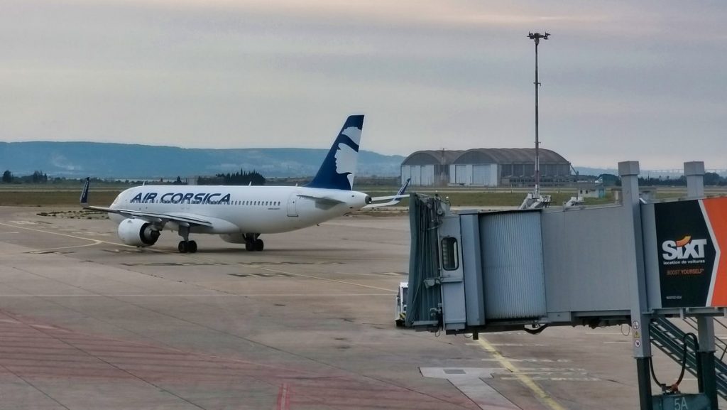 A320neo immatriculé F-HXKB d'Air Corsica sur le départ à Marseille