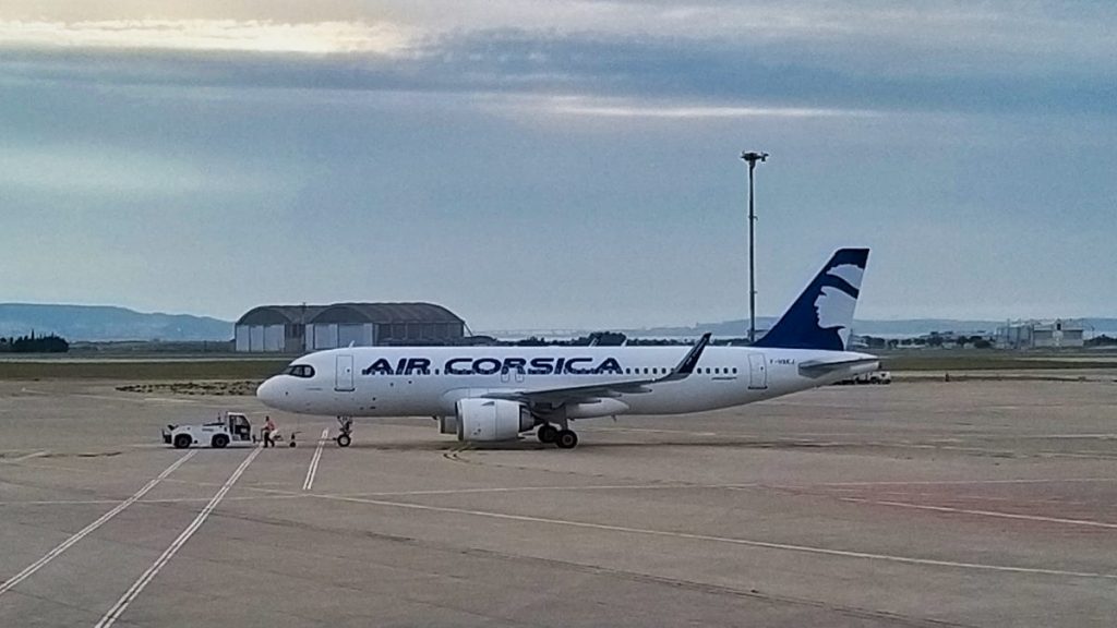 Repoussage de l'A320neo F-HXKJ d'Air Corsica à Marseille