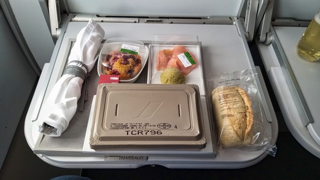 Repas chaud en cabine Business d'Air France