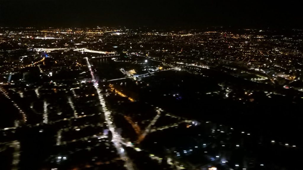 Vue aérienne de nuit sur Toulouse