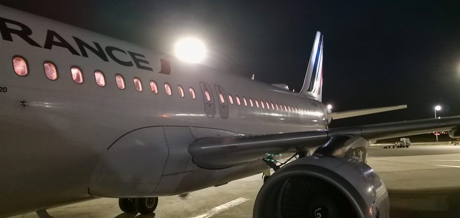 Airbus A320 d'Air France de nuit à Casablanca