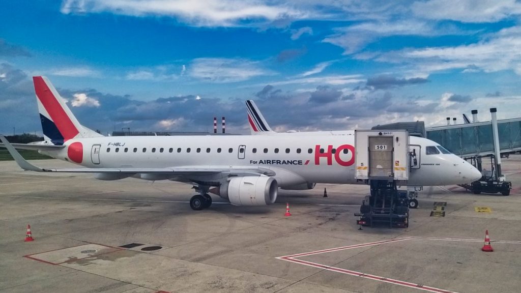 Embraer E-170 d'Air France Hop au terminal 2F à Paris-Roissy CDG