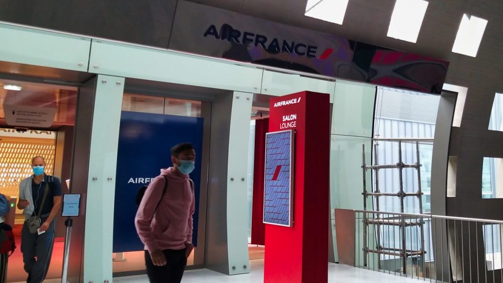 Salon Air France au terminal 2F à Paris-Roisssy CDG