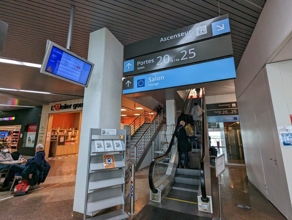 Salles d'embarquement à l'aéroport de Strasbourg