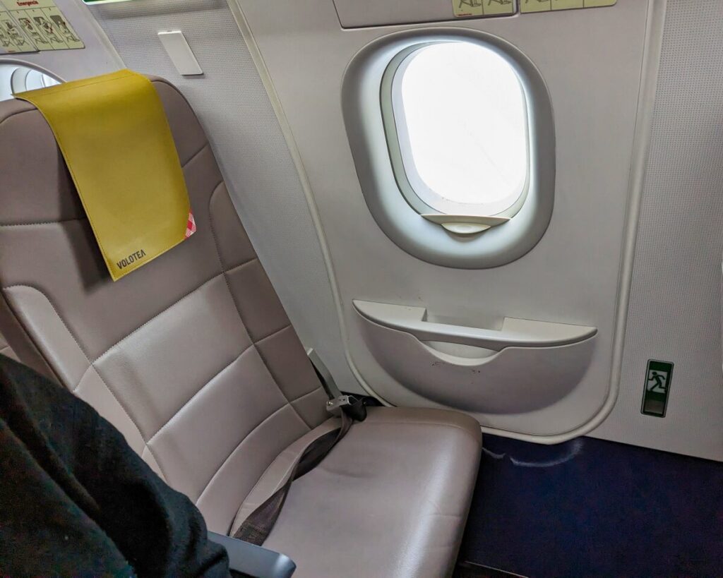 Siège aux issues de secours à bord de l'A320 de Volotea