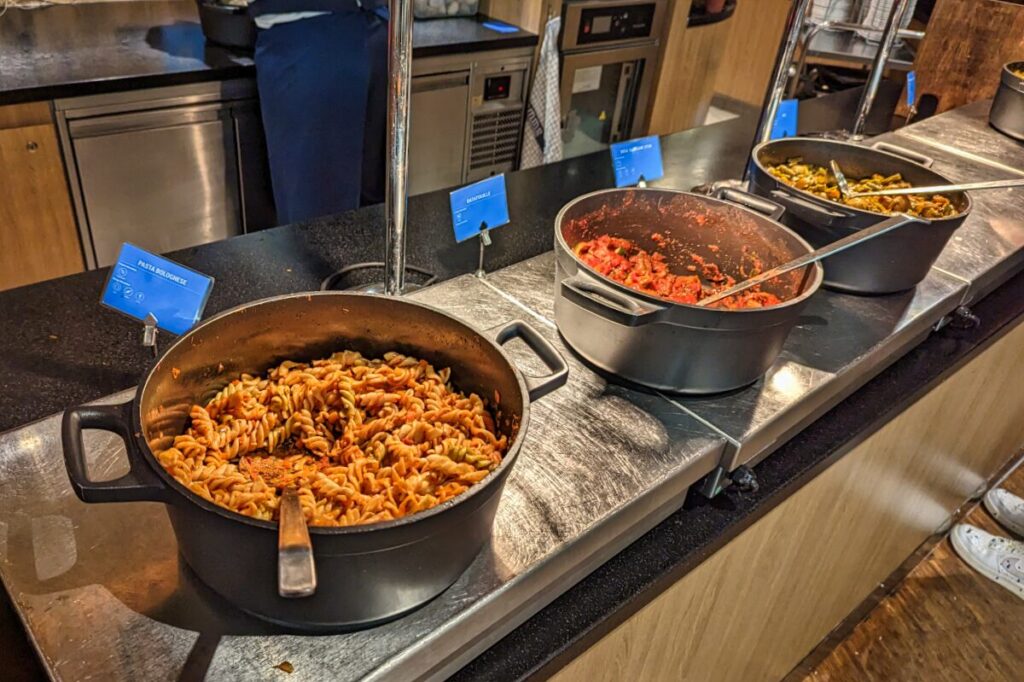 Buffet au salon KLM Crown Lounge