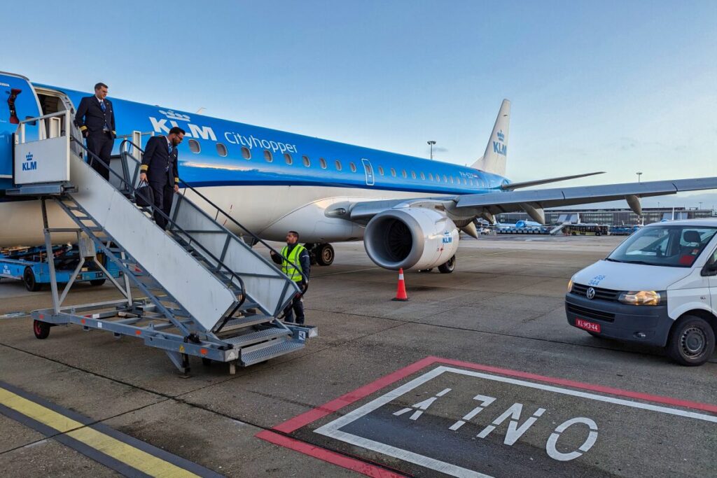 Embraer E-190, immatriculé PH-EZP, de KLM Cityhopper