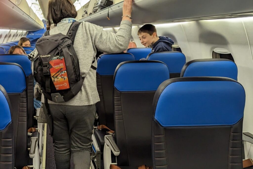 Embarquement à bord de l'ERJ-190 de KLM Cityhopper