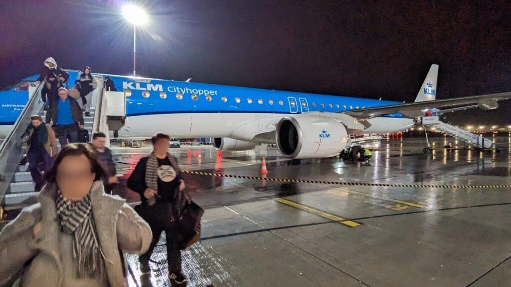 Débarquement à l'aéroport de Cracovie